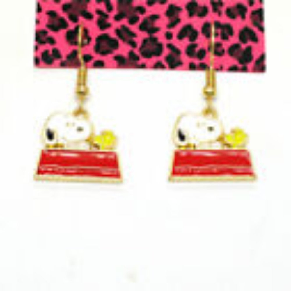 Betsey Johnson $5
